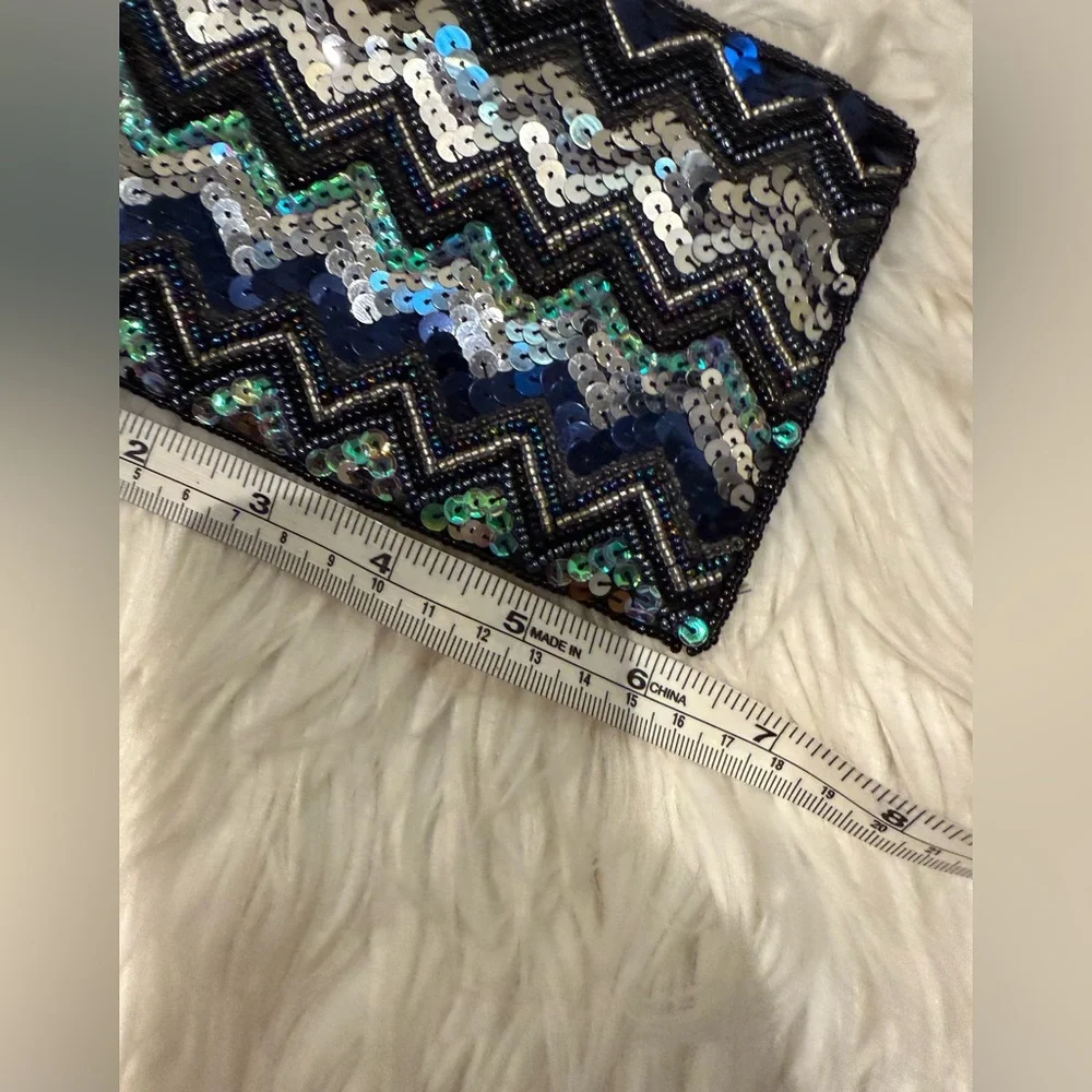 NWOT Sequin Wristlet‎